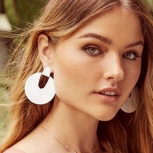 Kendra scott matte diane earrings